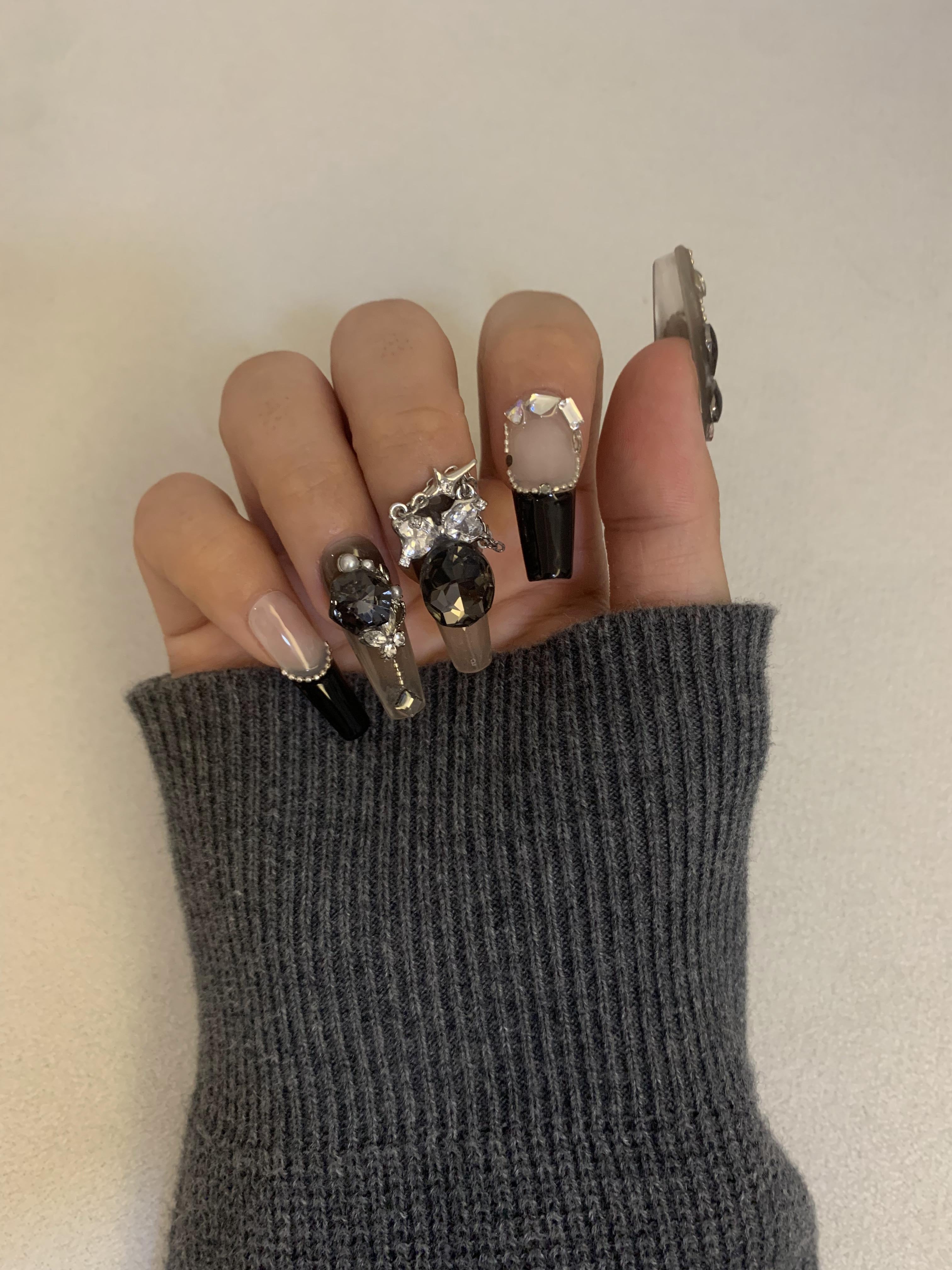 Obsidian Overture Handmade Black Press-On Nails for Evening Looks