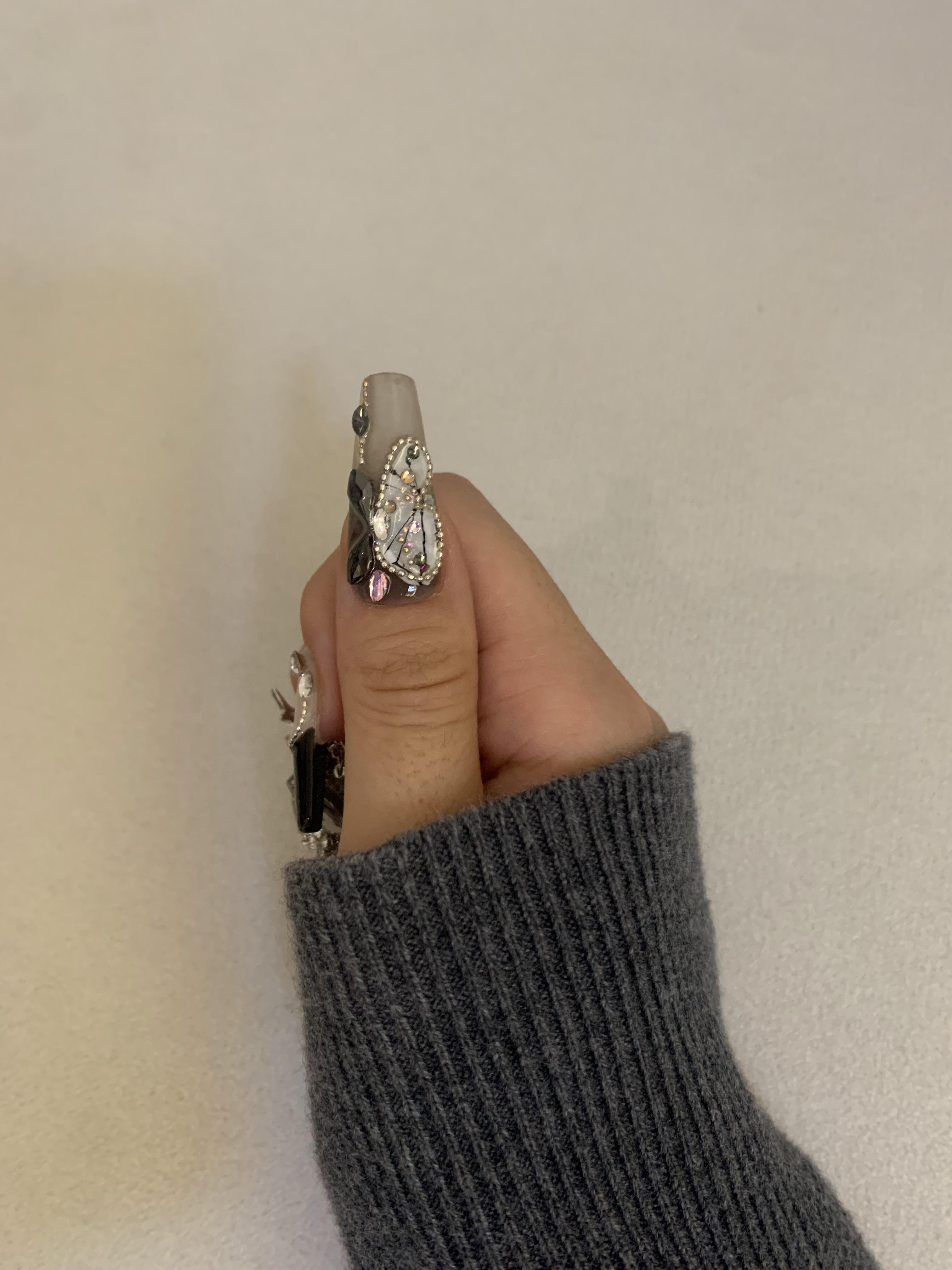 Obsidian Overture Handmade Black Press-On Nails for Evening Looks